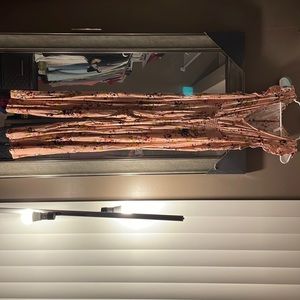 Xhilaration pink floral pant suit. Ruffle sleeves. Size small.